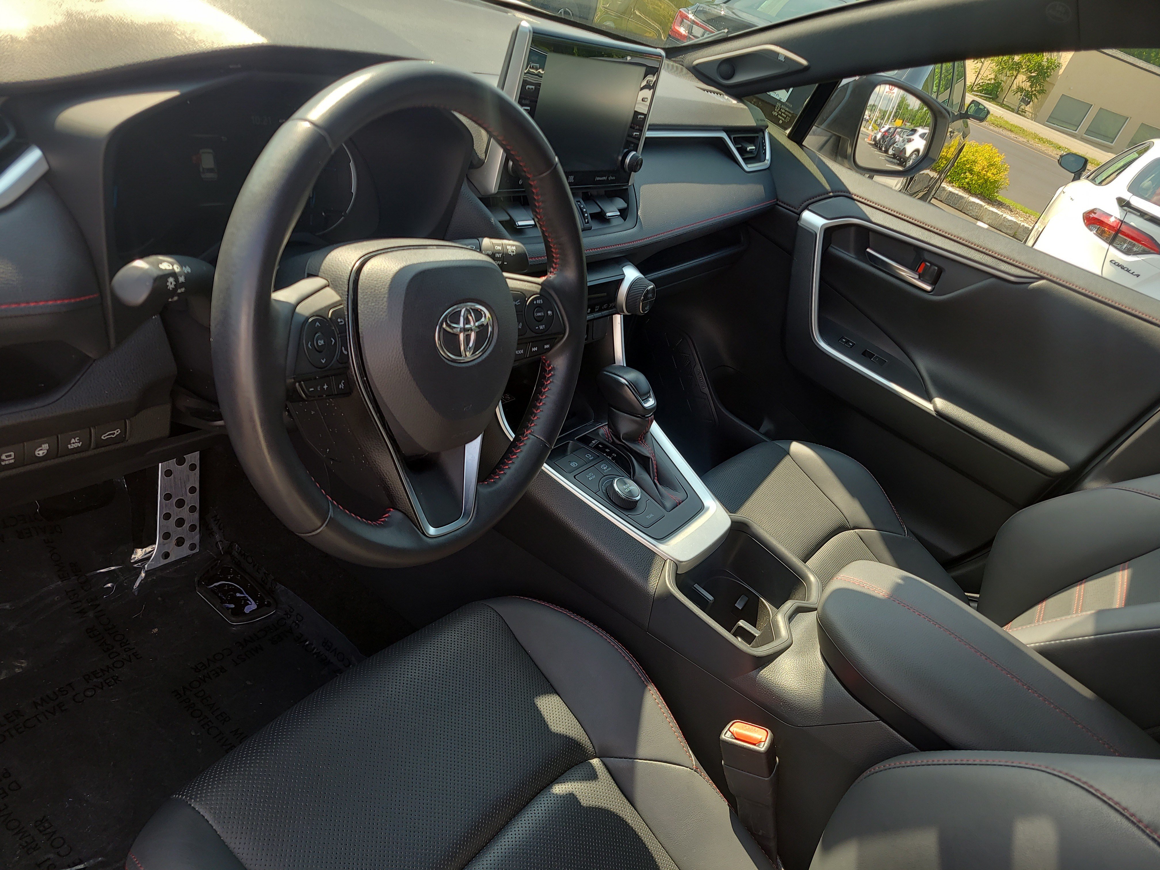 Certified 2022 Toyota RAV4 XSE w/ Premium Package AWD/4WD image 15