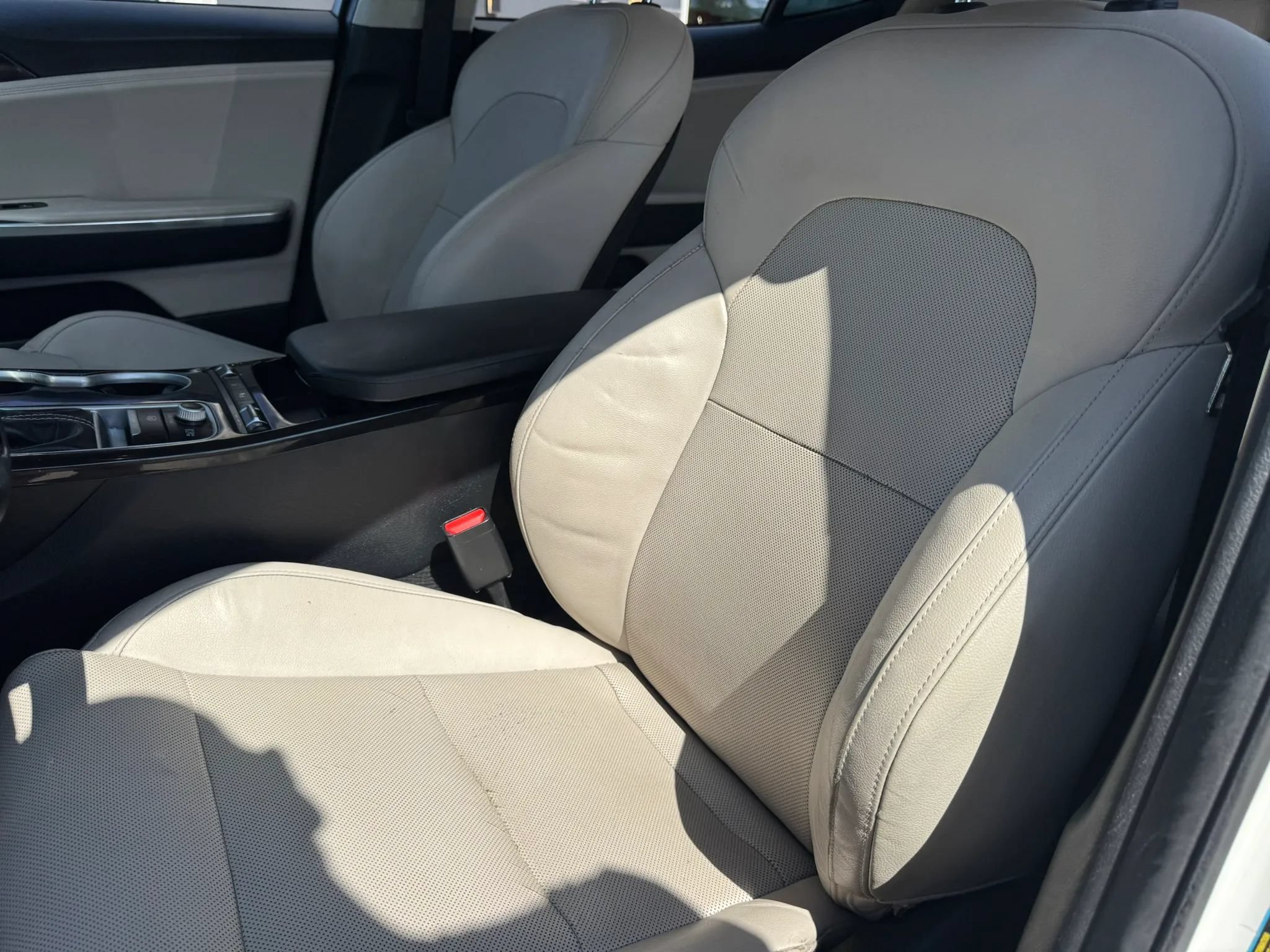 Used 2018 Kia Stinger Premium RWD image 16