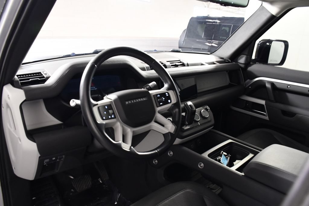 Used 2020 Land Rover Defender 110 First Edition AWD/4WD image 12