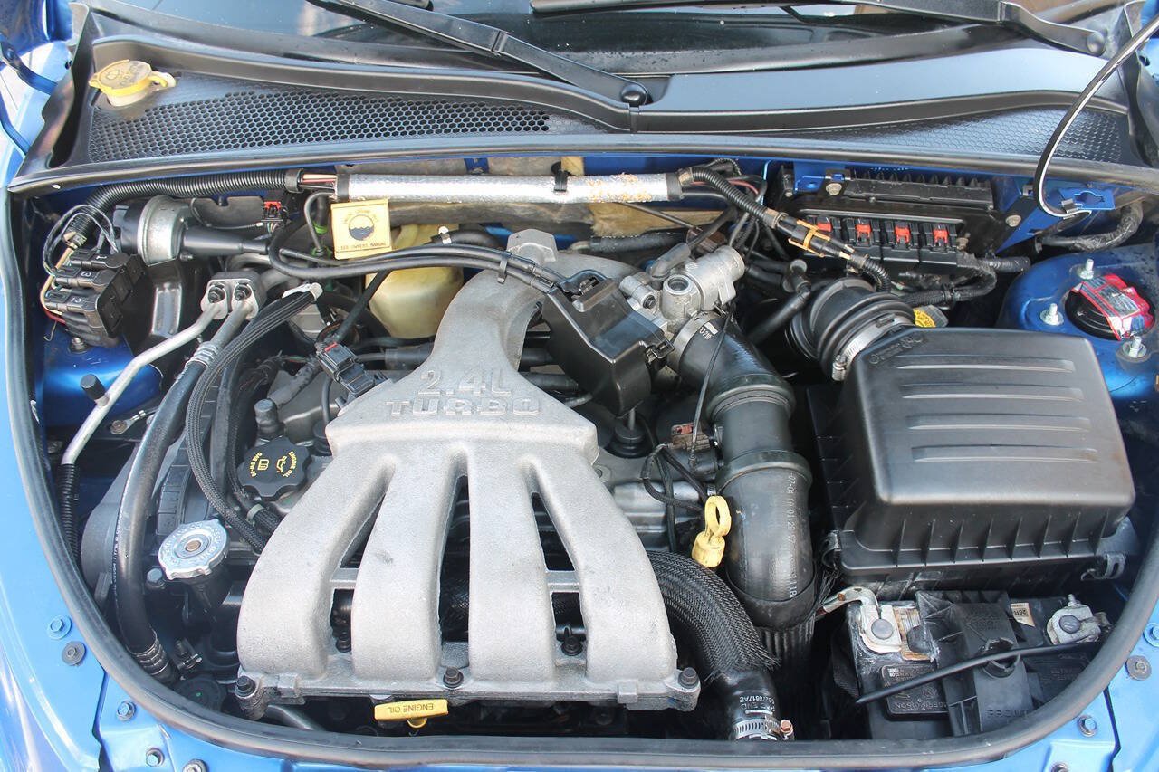 Used 2004 Chrysler PT Cruiser Limited FWD image 14