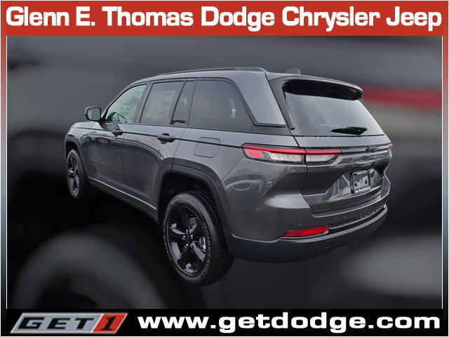 New 2025 Jeep Grand Cherokee Altitude image 4