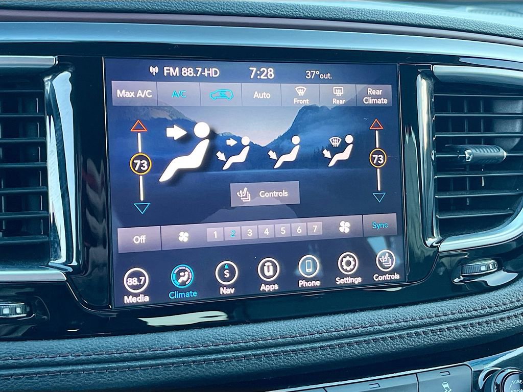 Used 2020 Chrysler Pacifica Limited FWD image 15