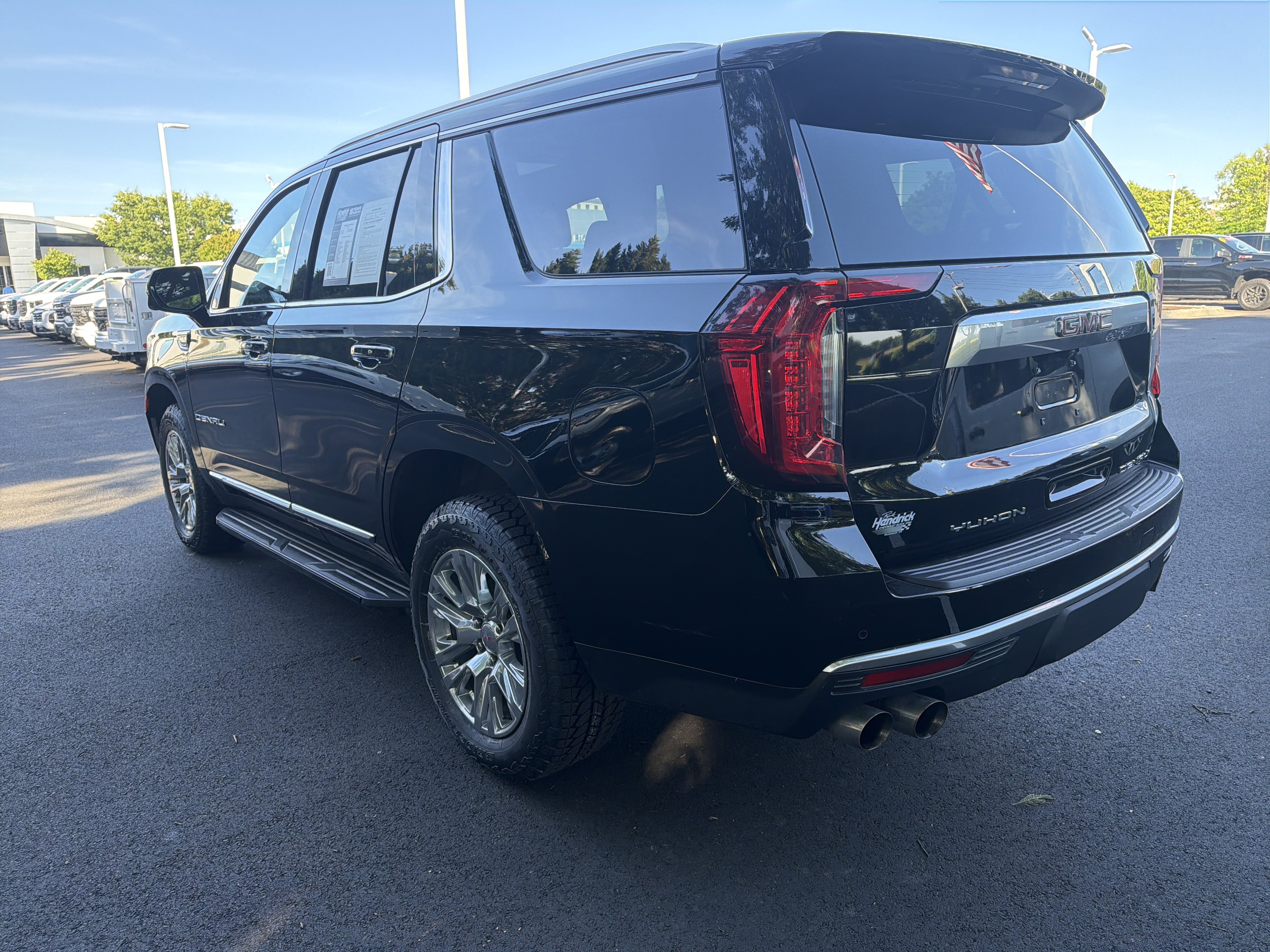 Used 2024 GMC Yukon Denali AWD/4WD image 8