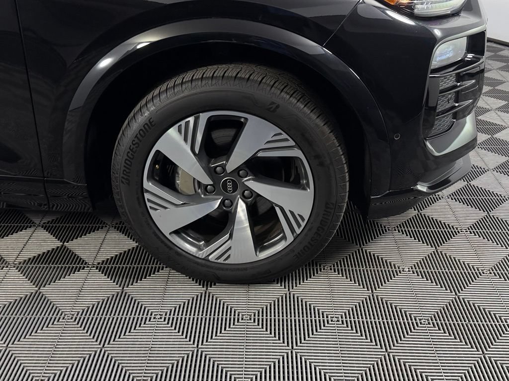 Used 2025 Audi Q6 e-tron Premium Plus w/ Premium Plus AWD/4WD image 12