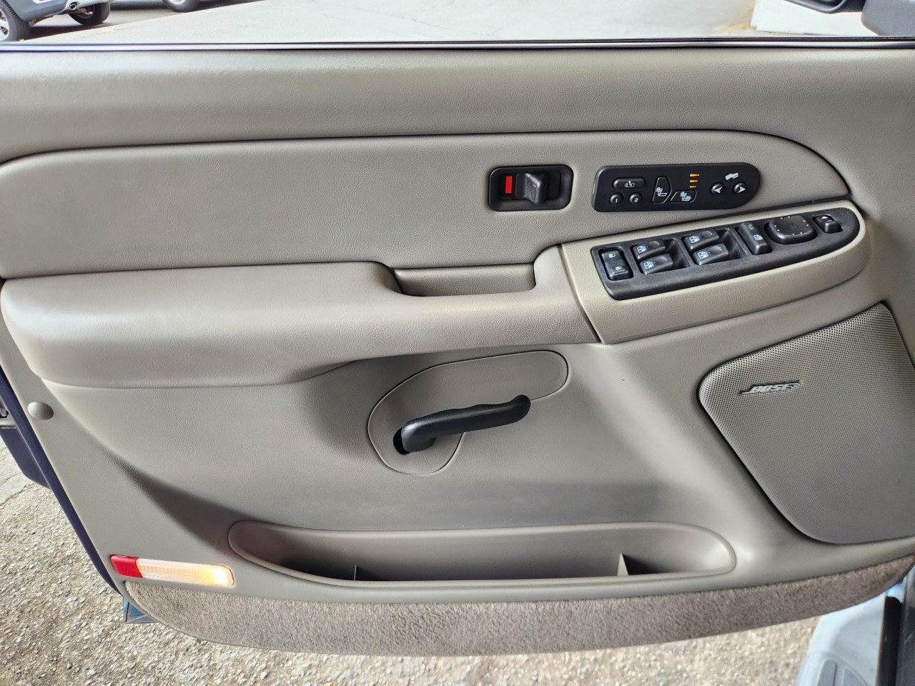 Used 2005 GMC Yukon XL SLT w/ SLT Preferred Equipment Group AWD/4WD image 12