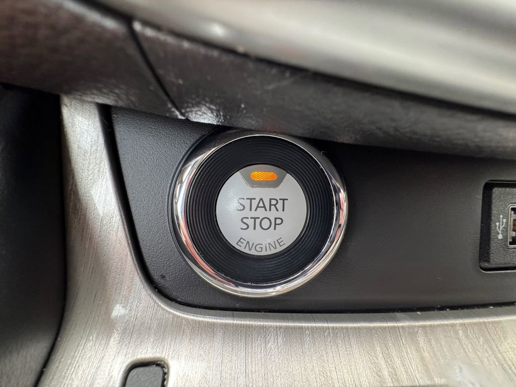 Used 2018 Nissan Murano Platinum w/ Cargo Package image 25