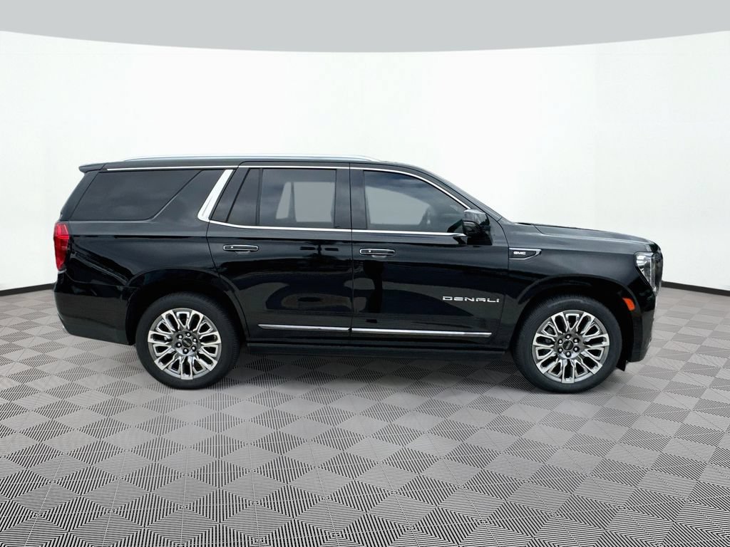 Used 2024 GMC Yukon Denali Ultimate w/ LPO, Floor Liner Package AWD/4WD image 4
