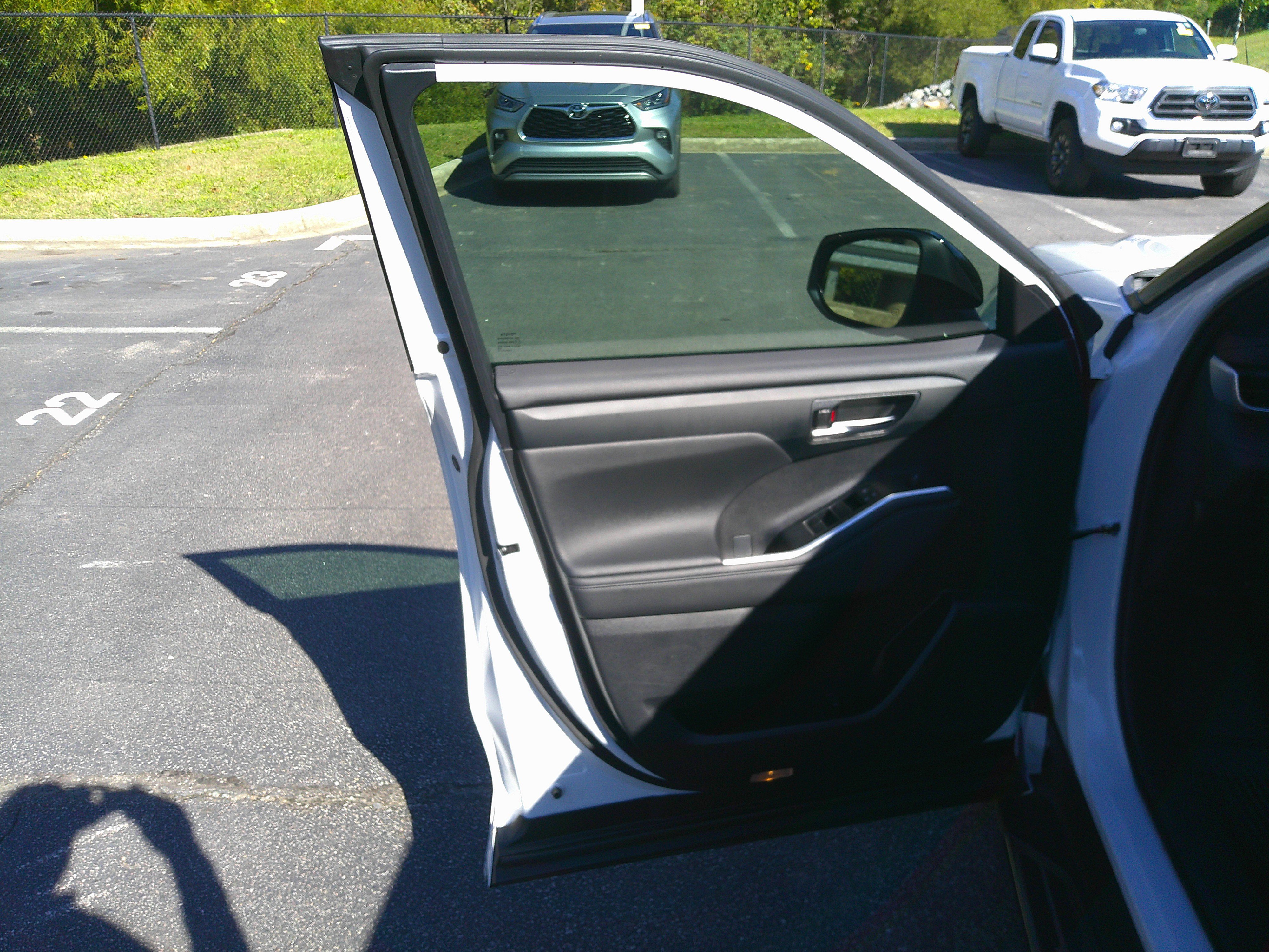 Used 2024 Toyota Highlander XSE image 17