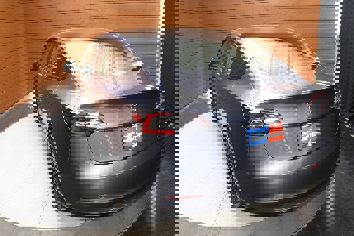 Used 2023 Tesla Model 3 Standard Range image 10