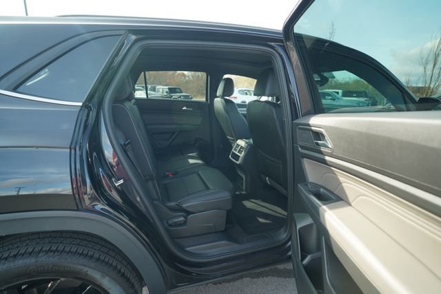 Used 2021 Volkswagen Atlas Cross Sport SE w/ Panoramic Sunroof Package image 22