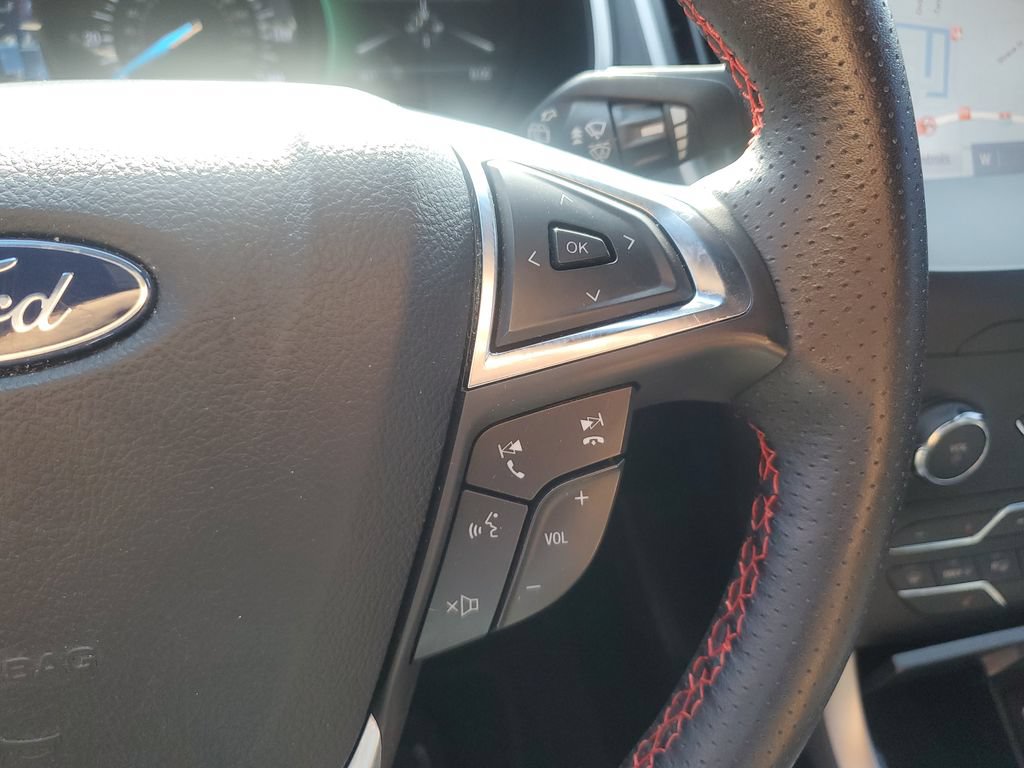Used 2020 Ford Edge ST-Line FWD image 12