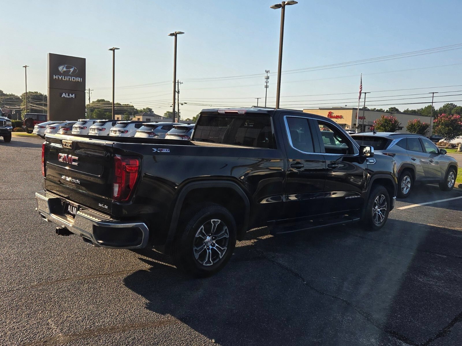 Used 2022 GMC Sierra 1500 SLE w/ X31 Off-Road Package AWD/4WD image 13