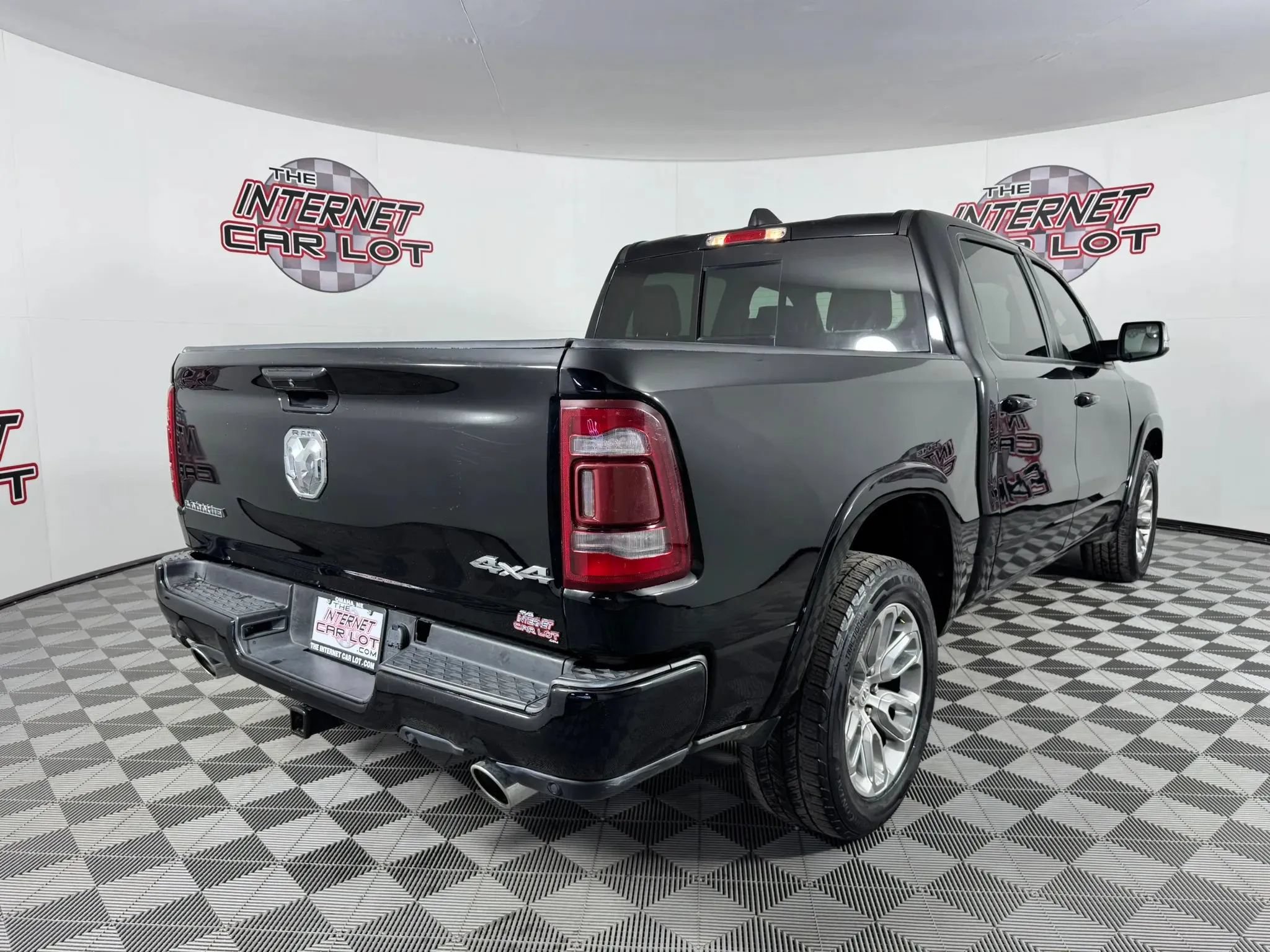 Used 2022 RAM 1500 Laramie w/ Sport Appearance Package AWD/4WD image 7