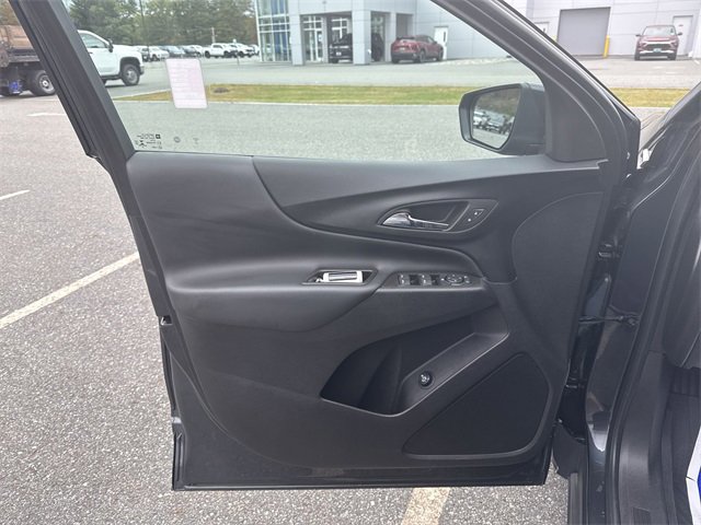Used 2023 Chevrolet Equinox LT image 23
