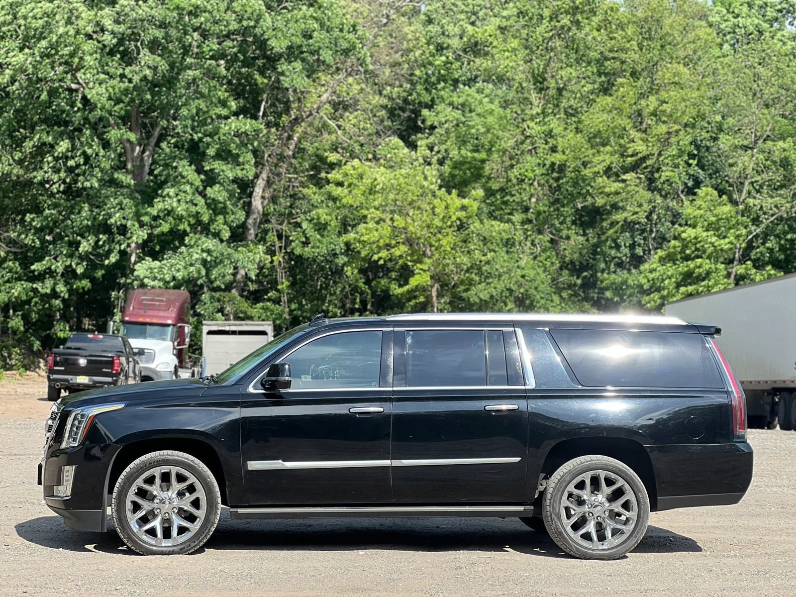 Used 2016 Cadillac Escalade ESV Premium AWD/4WD image 3