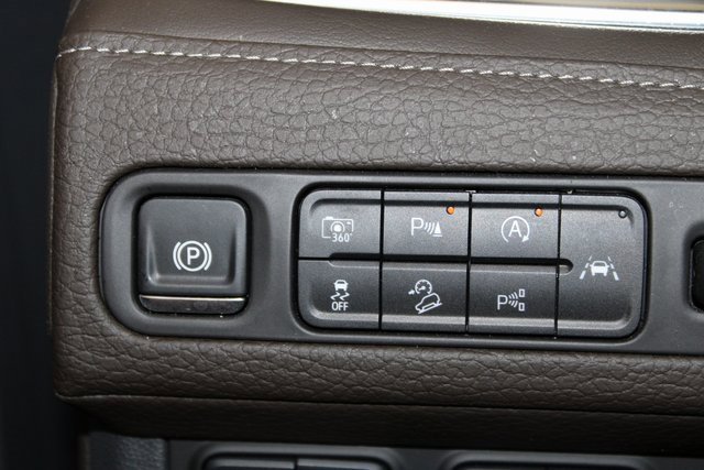 Used 2024 GMC Yukon XL Denali w/ Denali Reserve Package image 27