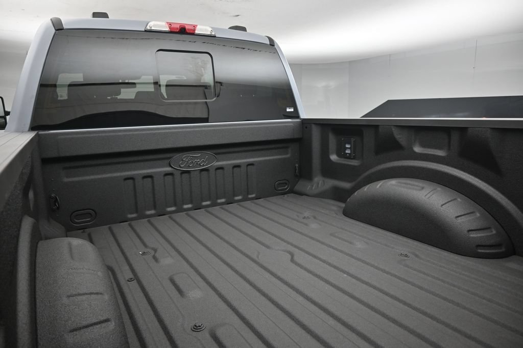 New 2026 Ford F250 Lariat w/ Black Appearance Package AWD/4WD image 24
