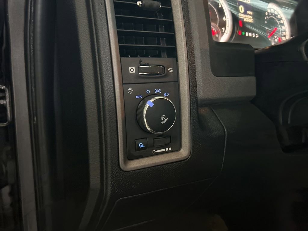 Used 2014 RAM 1500 Express image 29