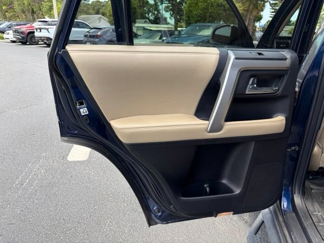 Used 2015 Toyota 4Runner SR5 Premium AWD/4WD image 11
