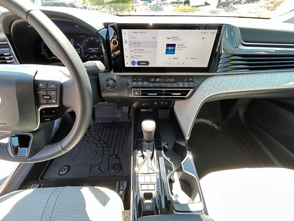 Used 2026 Toyota Camry XLE AWD/4WD image 17