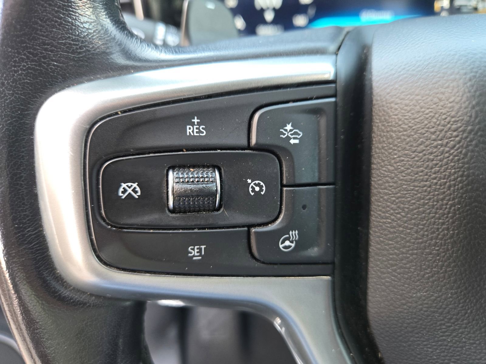 Used 2022 Chevrolet Silverado 1500 RST w/ Redline Edition AWD/4WD image 11