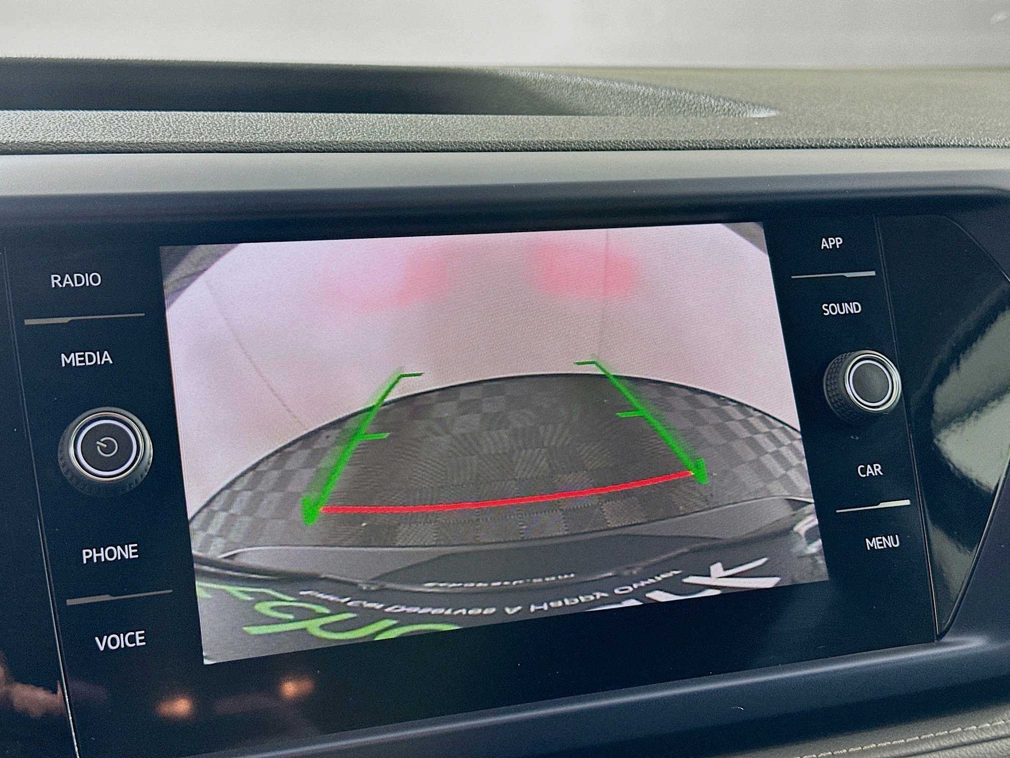 Used 2024 Volkswagen Taos SE image 23