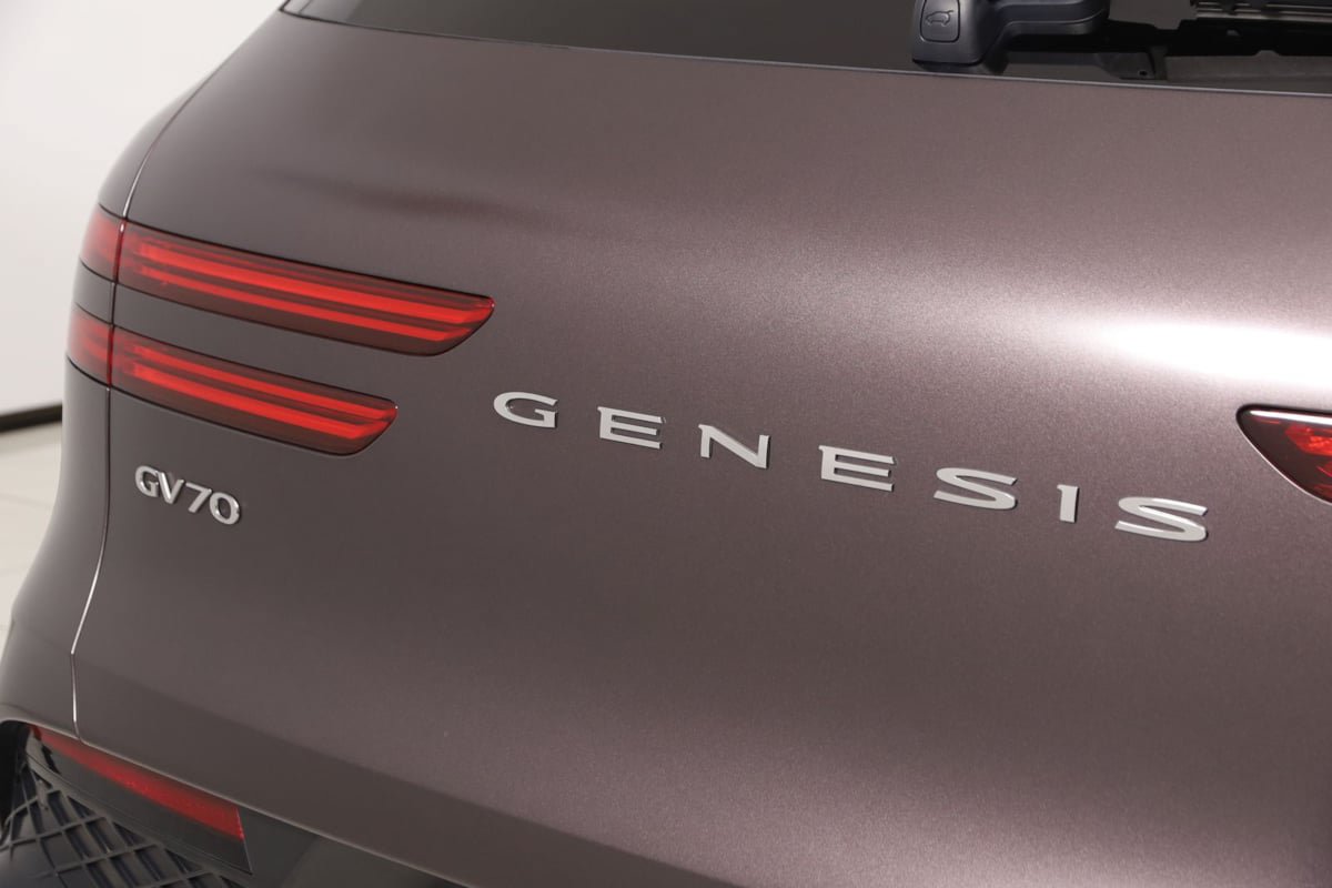 Used 2023 Genesis GV70 3.5T Sport w/ Sport Prestige Package AWD/4WD image 50
