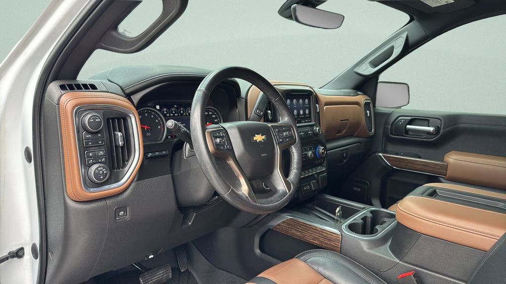 Used 2021 Chevrolet Silverado 1500 High Country w/ Technology Package image 4