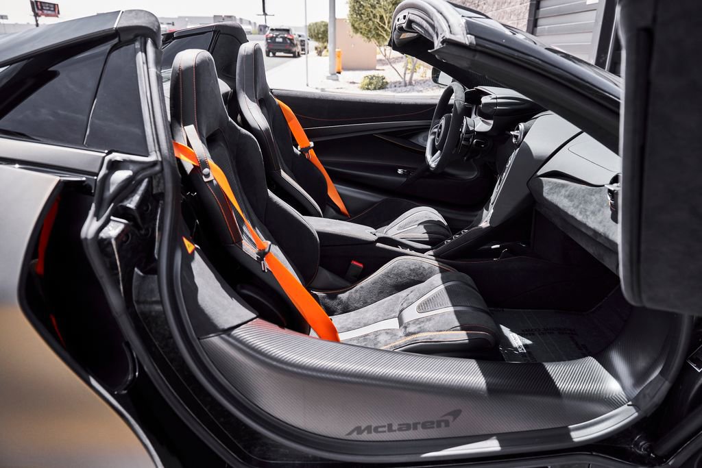 Used 2025 McLaren 750S Spider RWD image 31