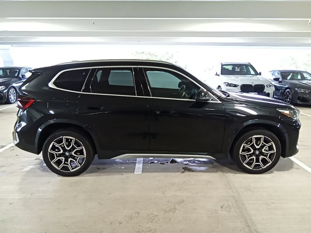 Used 2025 BMW X1 xDrive28i w/ Premium Package AWD/4WD image 4