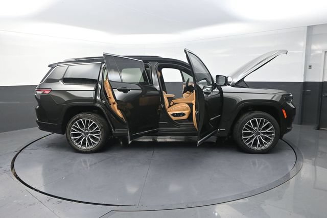 Used 2024 Jeep Grand Cherokee L Summit AWD/4WD image 38