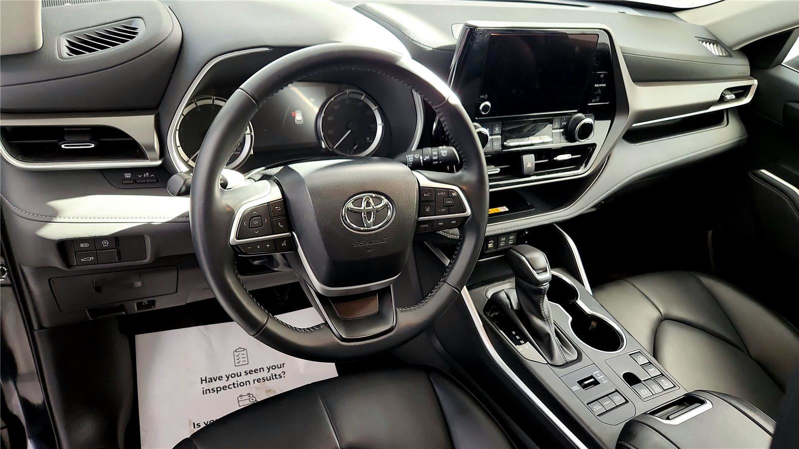Certified 2024 Toyota Highlander XLE image 25