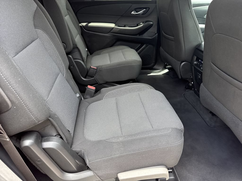 Used 2023 Chevrolet Traverse LT FWD image 15
