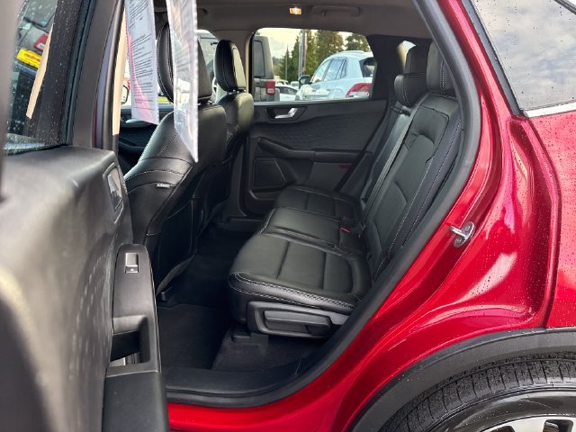 Used 2020 Ford Escape Titanium w/ Titanium Premium Package 2.0 AWD/4WD image 13