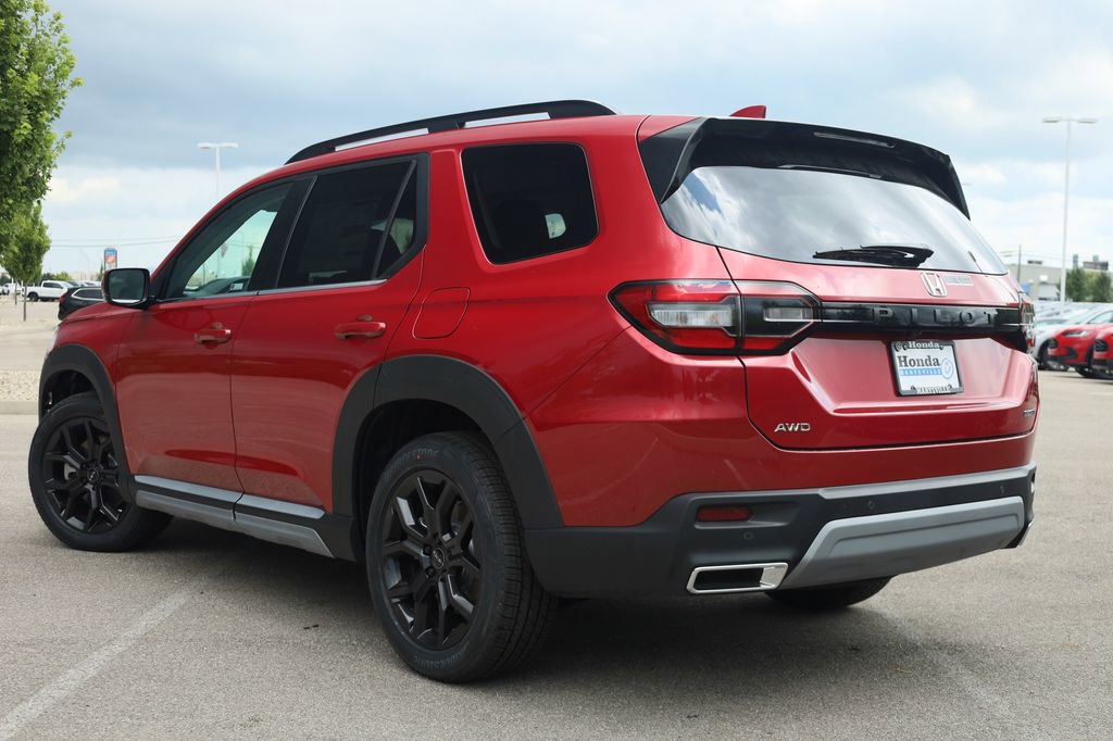 New 2025 Honda Pilot Touring image 4