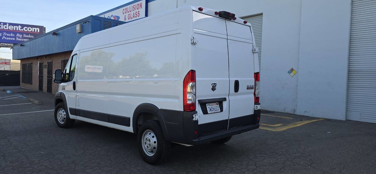 Used 2017 RAM ProMaster 2500 FWD image 4