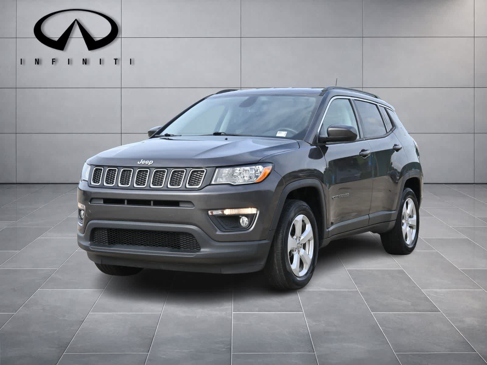 Used 2019 Jeep Compass Latitude w/ Popular Equipment Group AWD/4WD image 1