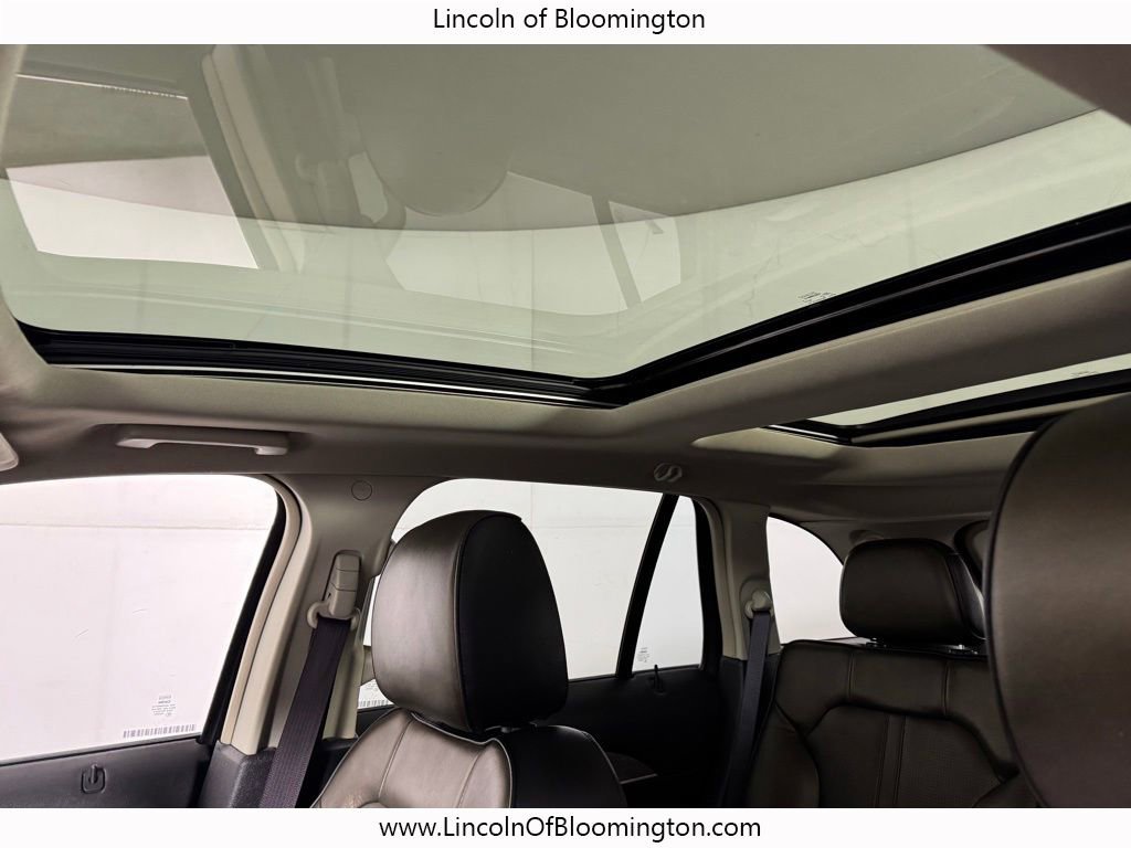 Used 2013 Lincoln MKX AWD image 25