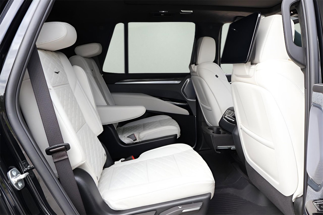 Certified 2025 Cadillac Escalade V w/ LPO, Floor Liner Package image 10