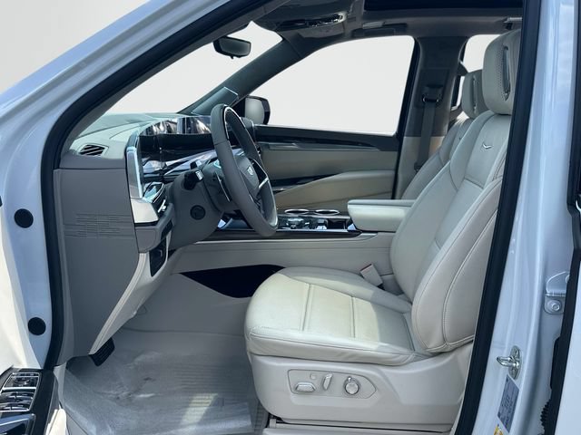 New 2026 Cadillac Escalade ESV Platinum Luxury w/ LPO, Floor Liner Package AWD/4WD image 10