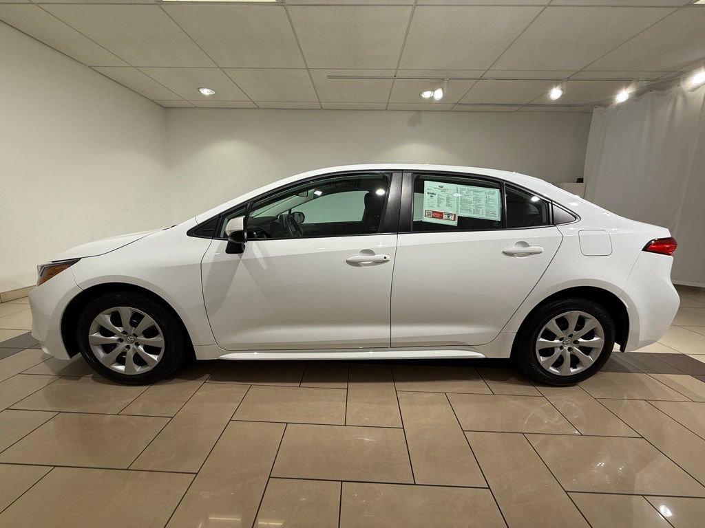 Used 2023 Toyota Corolla LE image 2