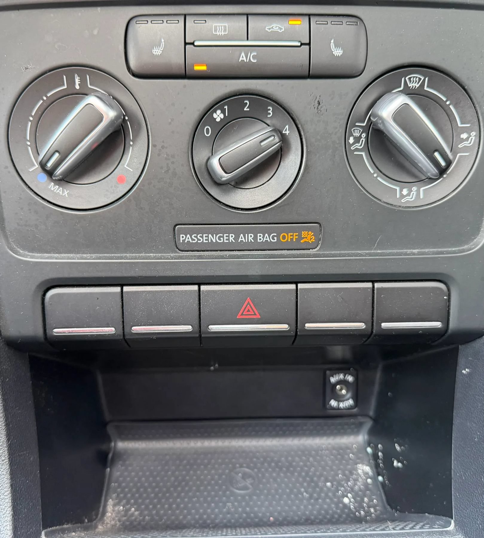 Used 2013 Volkswagen Beetle Turbo FWD image 19