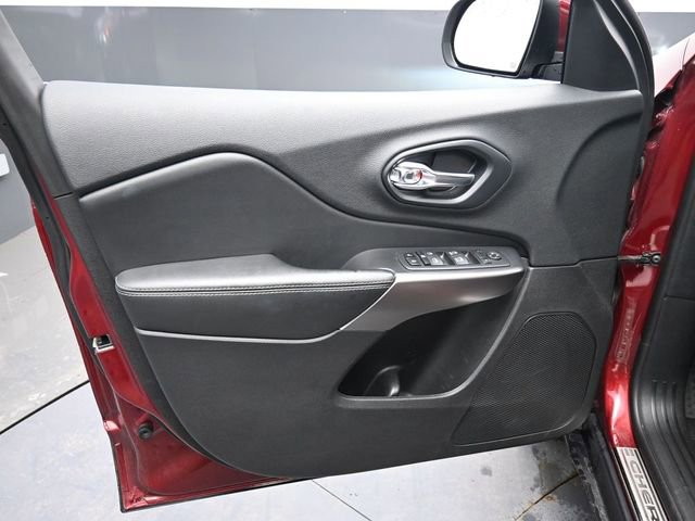 Used 2020 Jeep Cherokee Latitude Lux w/ Comfort/Convenience Group image 13