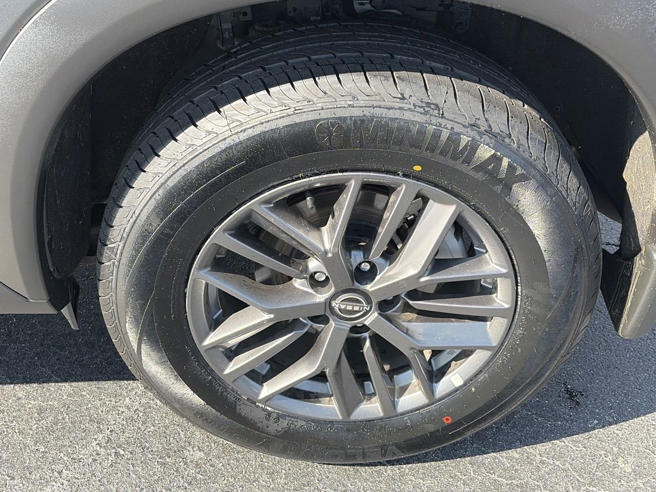 Used 2023 Nissan Rogue S image 10