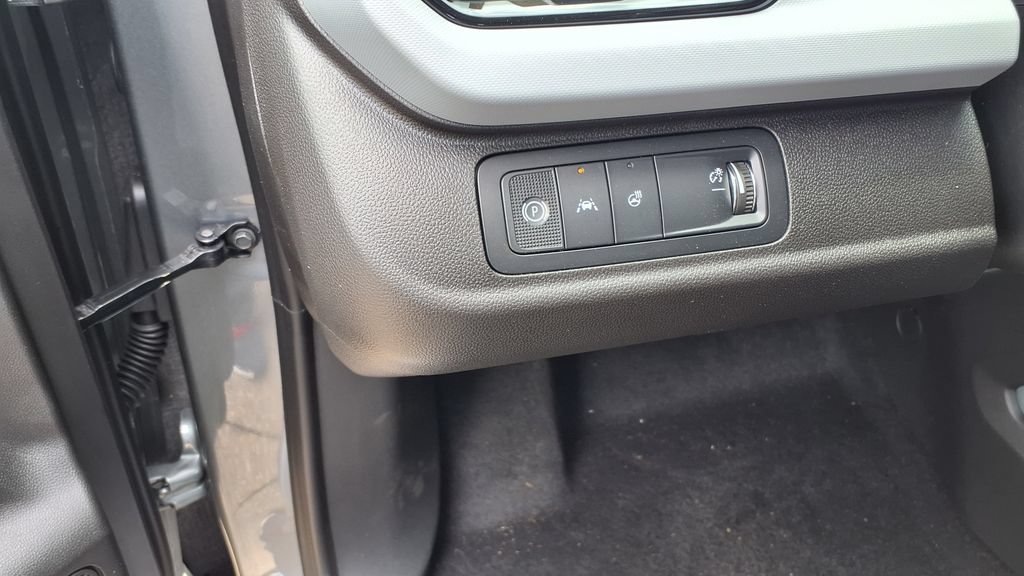 New 2027 Chevrolet Bolt RS w/ Technology Package FWD image 23