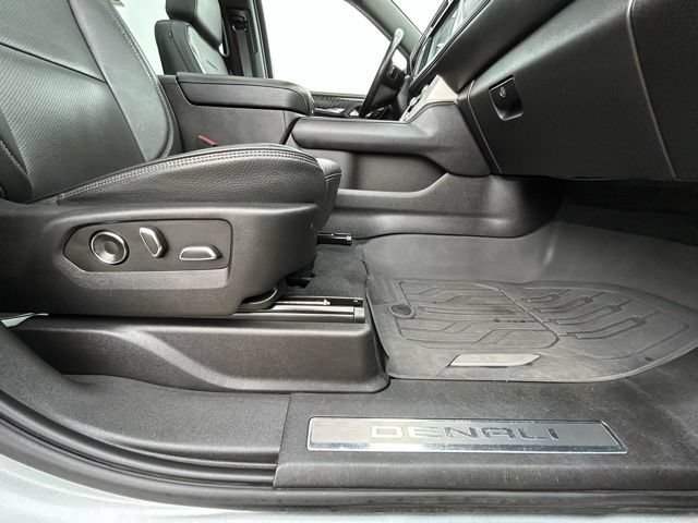 Used 2023 GMC Yukon XL Denali AWD/4WD image 40