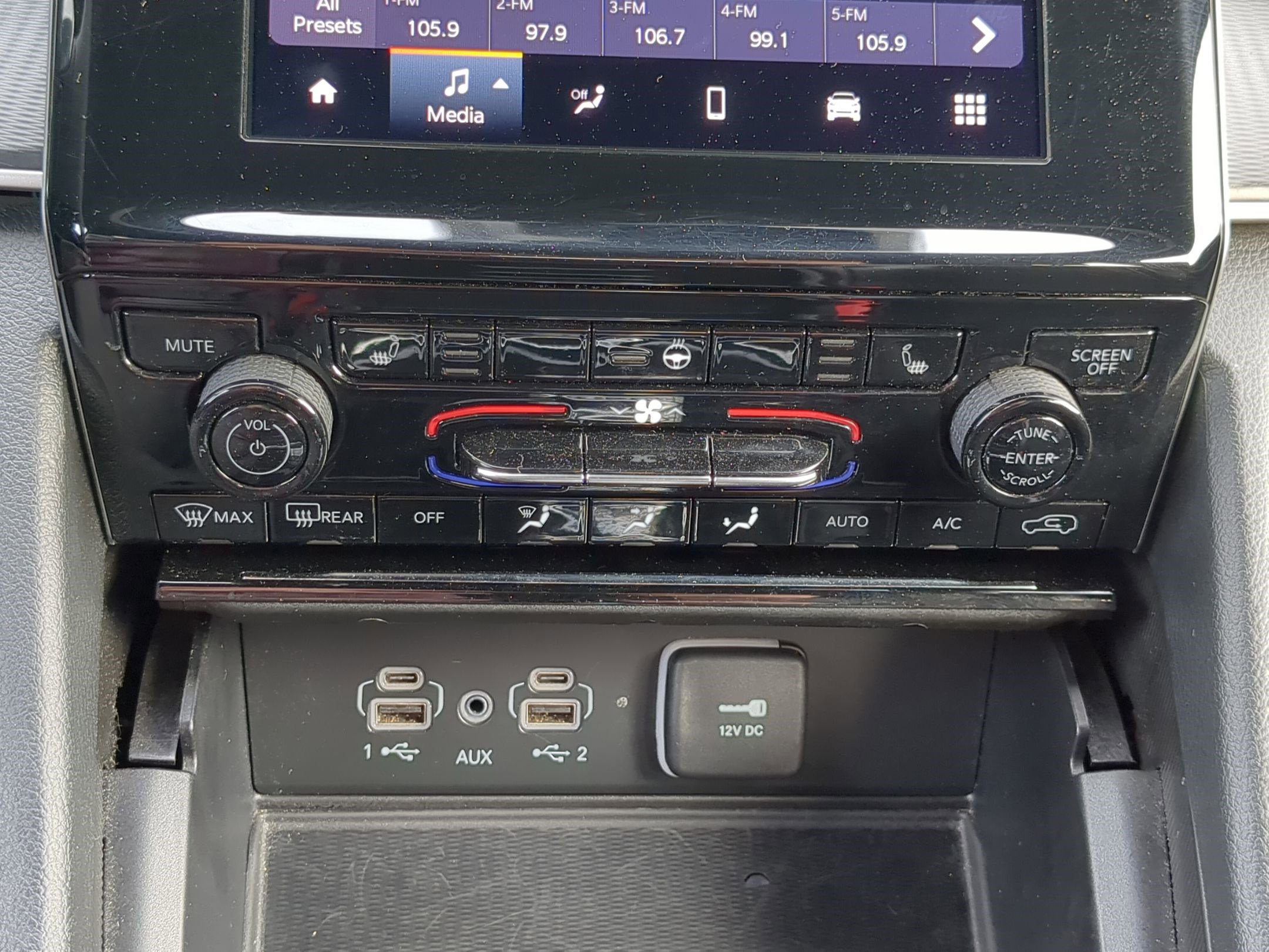 Used 2024 Jeep Grand Cherokee Altitude image 22