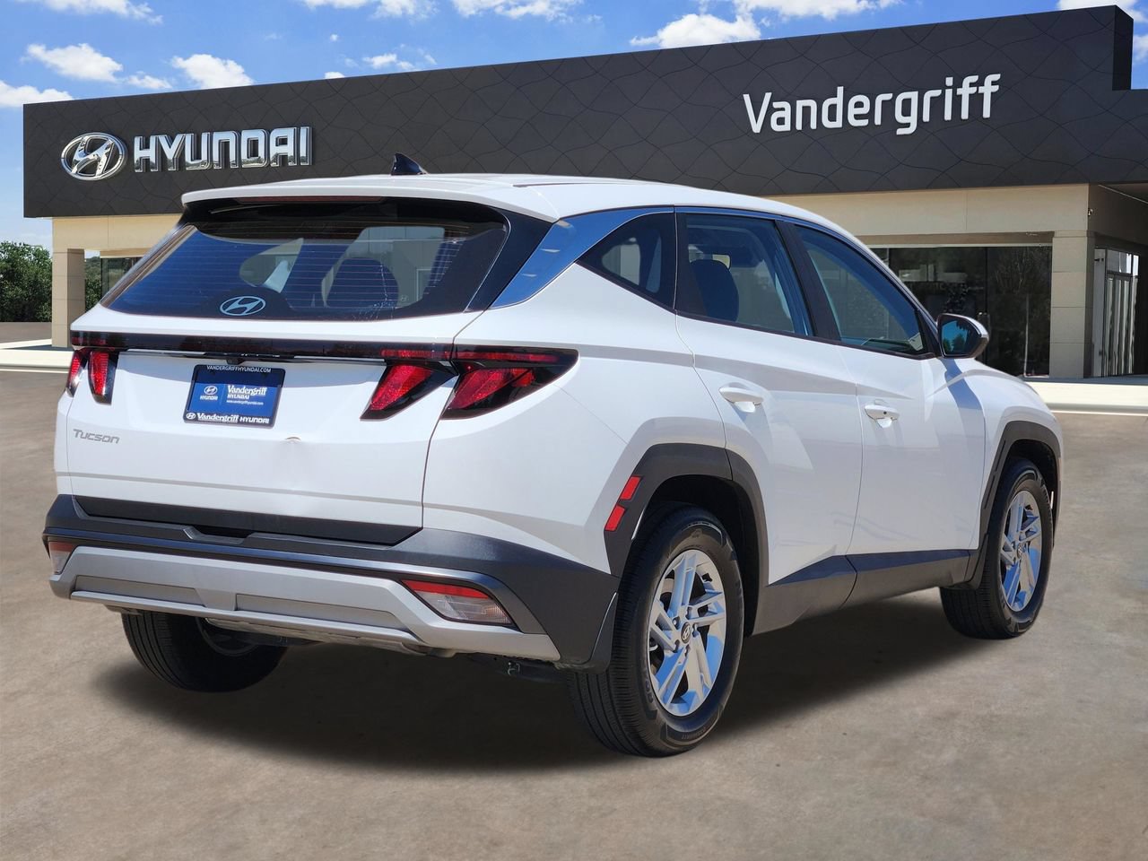 Certified 2025 Hyundai Tucson SE FWD image 4