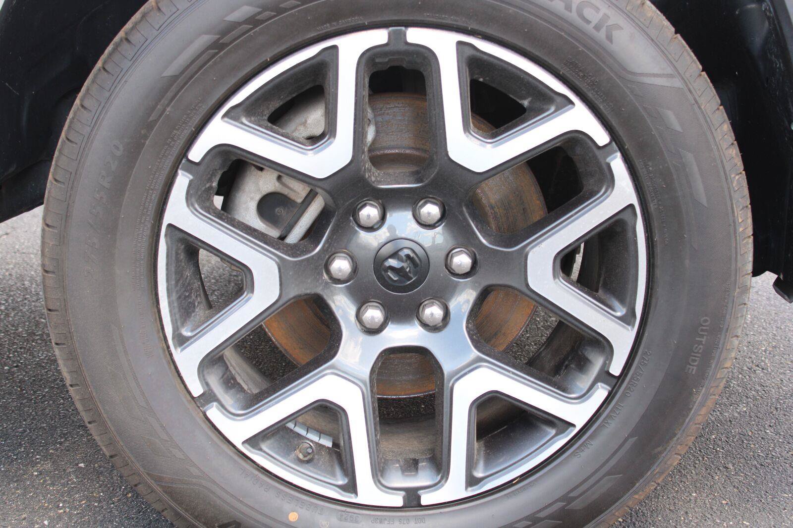 Used 2025 RAM 1500 Laramie AWD/4WD image 11
