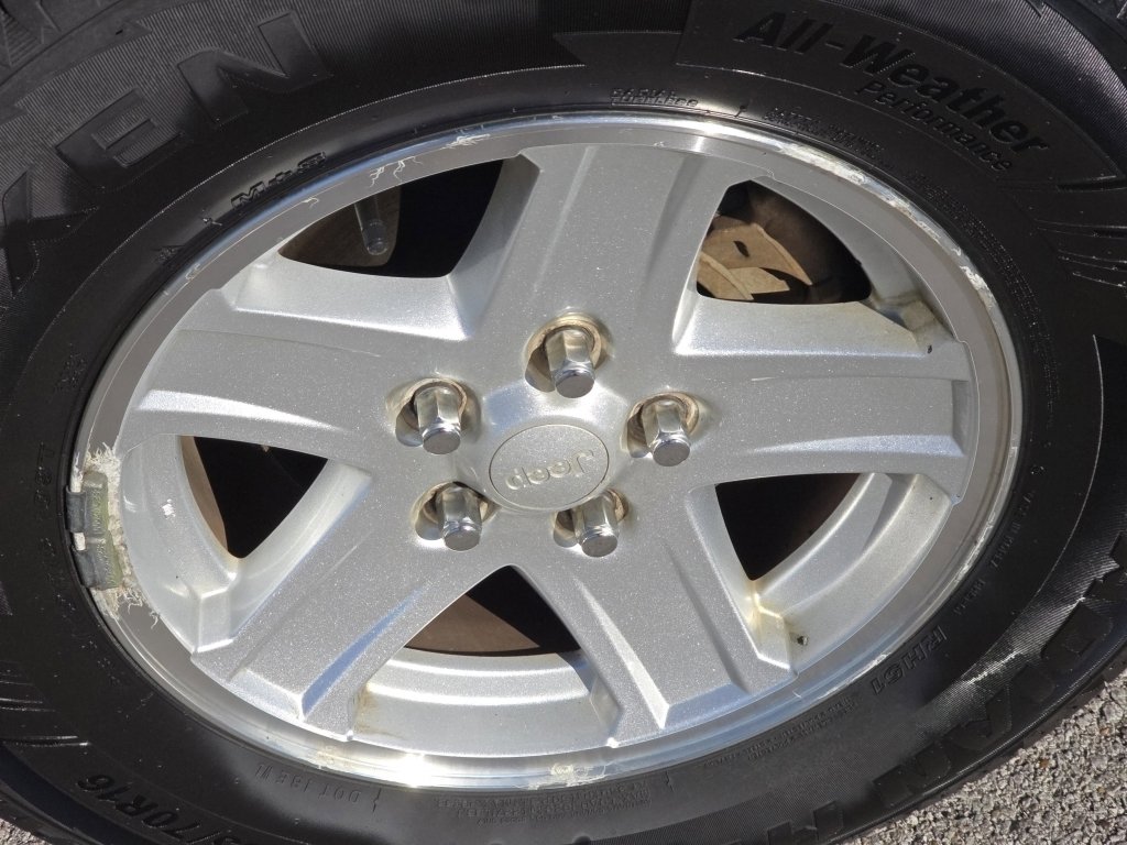 Used 2007 Jeep Liberty Sport image 3